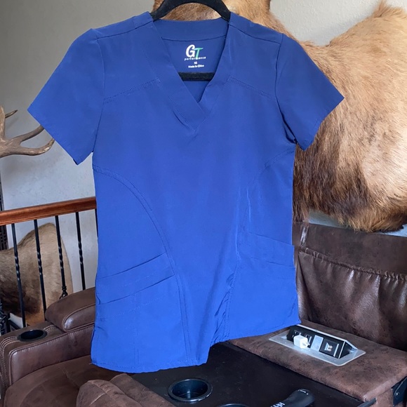 GT Performance scrub top - Picture 1 of 3